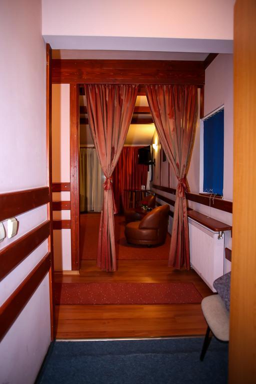 Hotel Silva Vatra Dornei Exterior photo